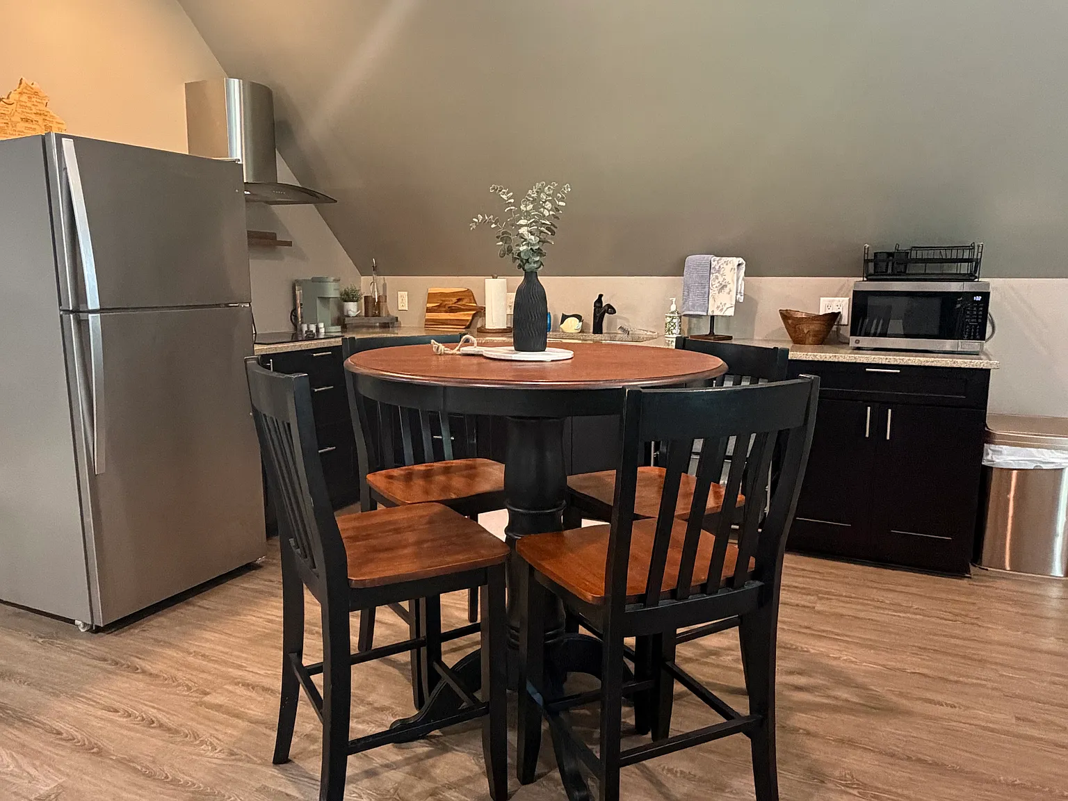 Studio, 700 sqft, $1,850 — Photo 4