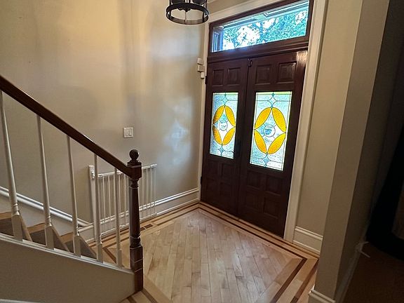 3rd image of 2034 W Potomac Ave