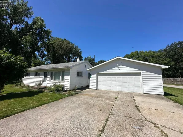 1502 Eastwood Dr, Sandusky, OH 44870