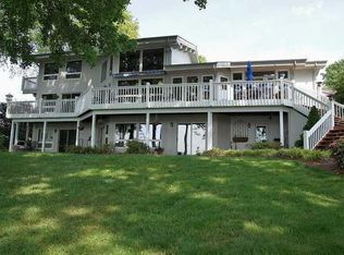 85 Lands End Rd, Penhook, VA 24137