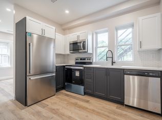14 Burris St, Hamilton, ON L8M 2J2