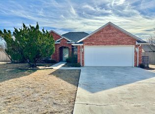 27 NW Havenshire Cir, Lawton, OK 73505