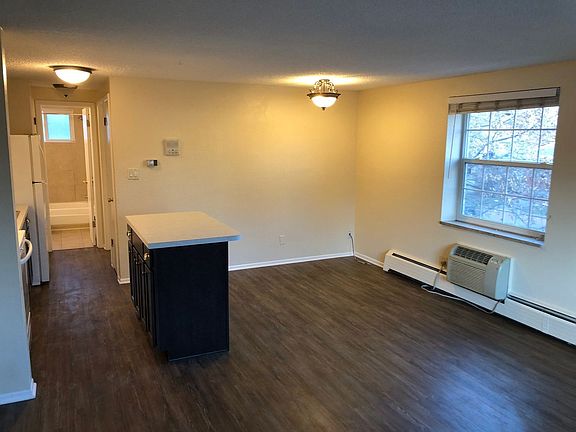 5th image of 833 N Emerson St #201