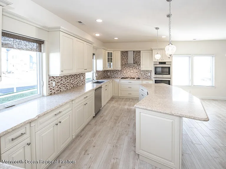 12 Cindy Ct — Photo 13