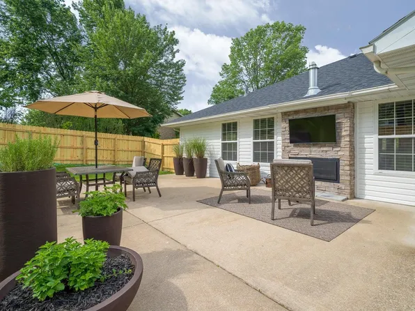 3704 Wakefield Dr, Columbia, MO 65203