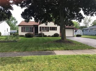 42 Kellwood Dr, Rochester, NY 14617