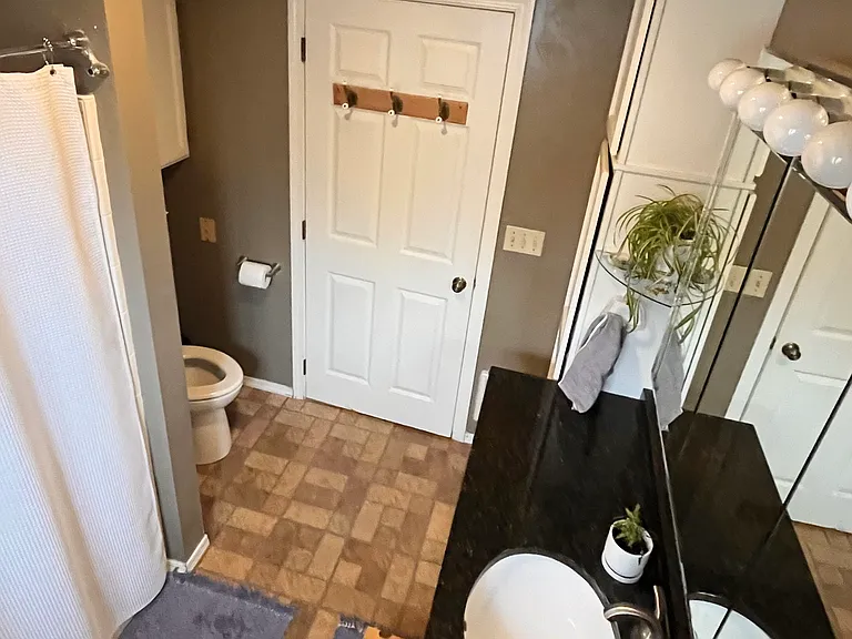 2035 Lakeshore Dr — Photo 8