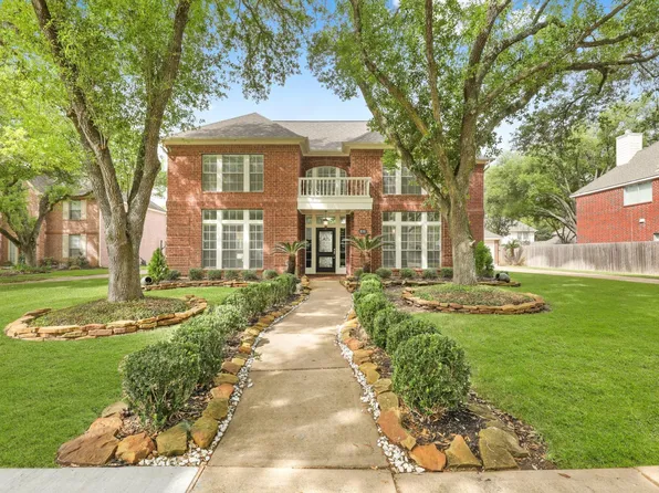 210 Wilkins Xing, Sugar Land, TX 77479