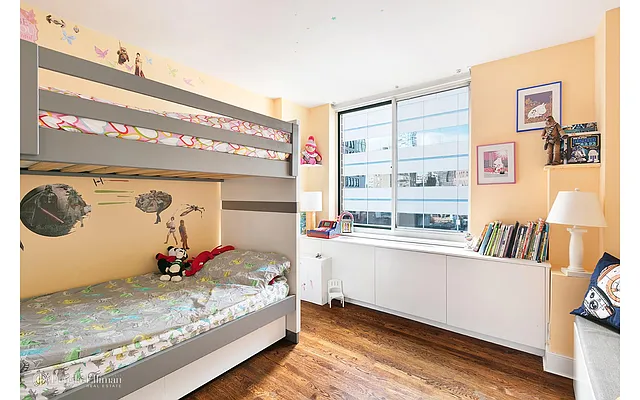 Sold by Douglas Elliman | media 22