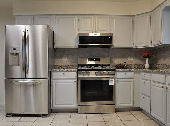 3rd image of 1060 Blackhawk Dr
