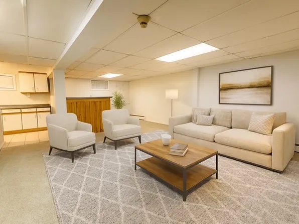 1321 Manor Ln Floor 1, Bay Shore, NY 11706