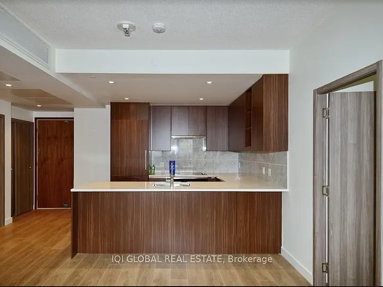 95 McMahon Dr #3702 — Photo 13
