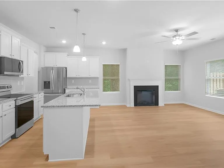 371 Lanier Cir — Photo 10