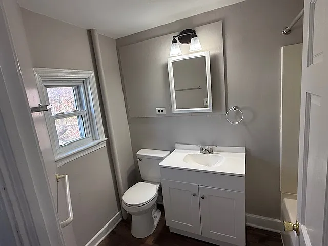 323 Main St — Photo 11