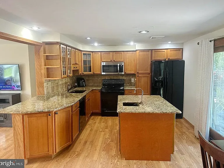 520 E Atlantic Ave #1 — Photo 3