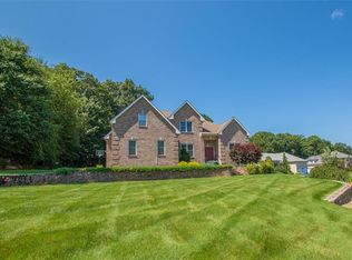 110 Fox Ridge Dr, Cranston, RI 02921