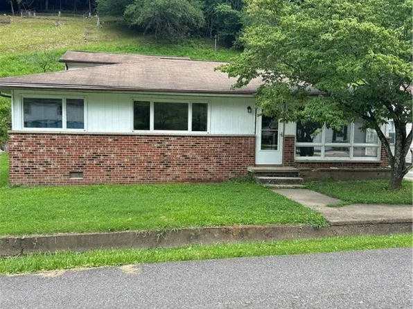 3564 Springfork Dr, Charleston, WV 25306