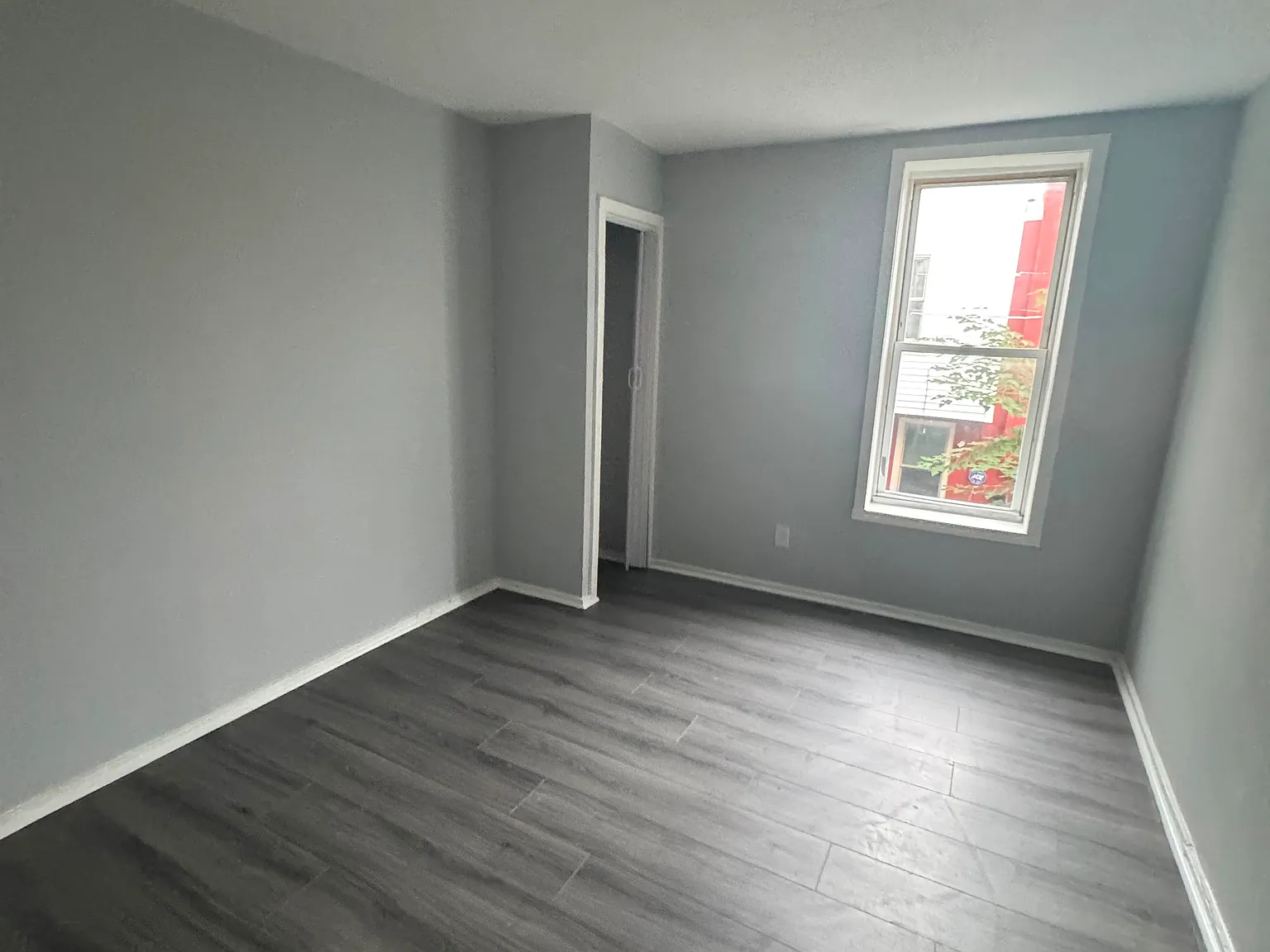 3 bed, 1080 sqft, $2,000 — Photo 4