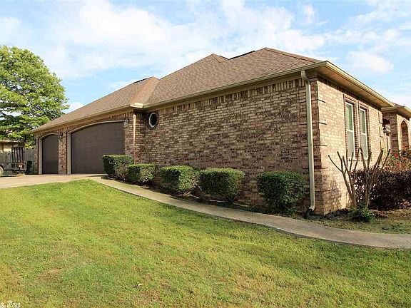 3rd image of 21 Nicklaus Ln