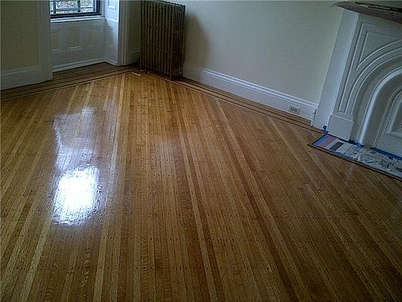 3rd image of 422 Grand Ave