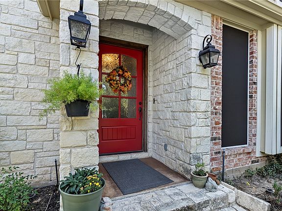 3rd image of 1710 Twin Pond Cir