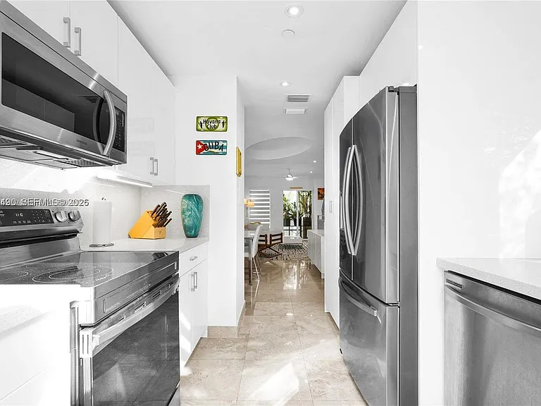 200 Washington Ave #15 — Photo 5