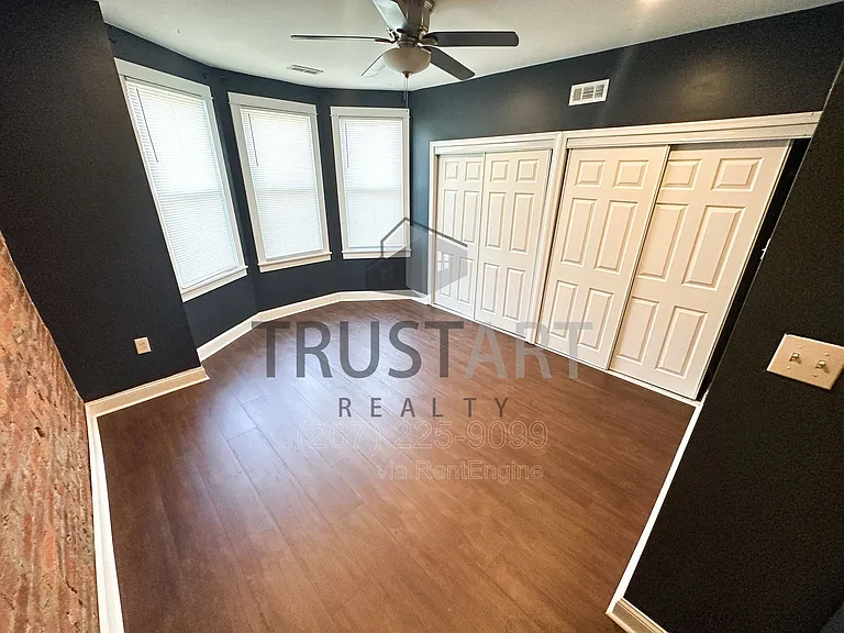 2406 E Allegheny Ave — Photo 11