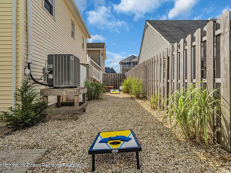 12 Inlet Dr — Photo 31