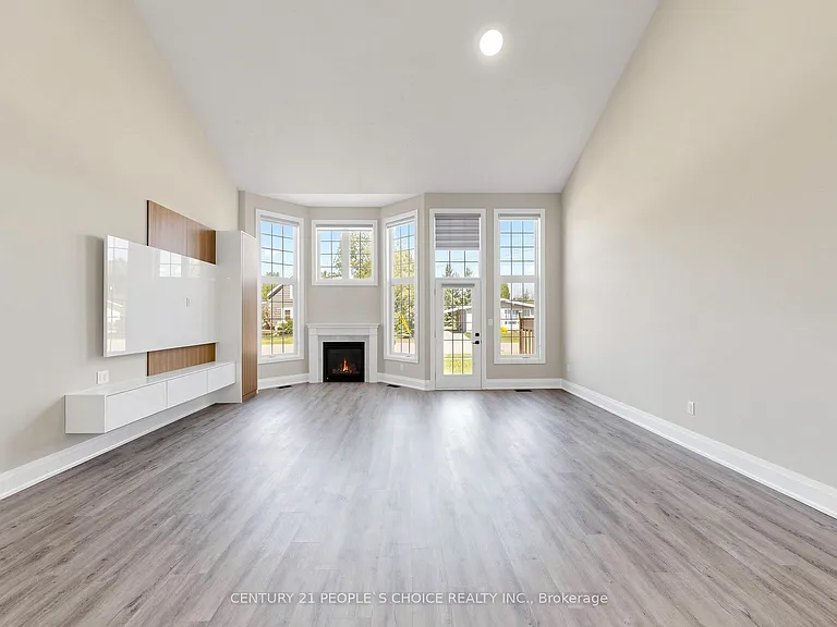 8 Durham Rd — Photo 3