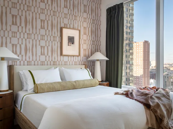 550 10th Avenue image 3 of 16