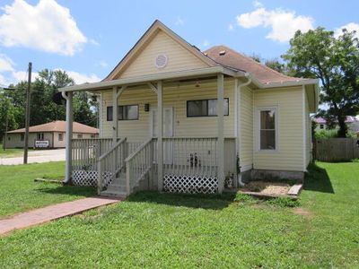 401 W Commercial Street, Mansfield, MO, 65704