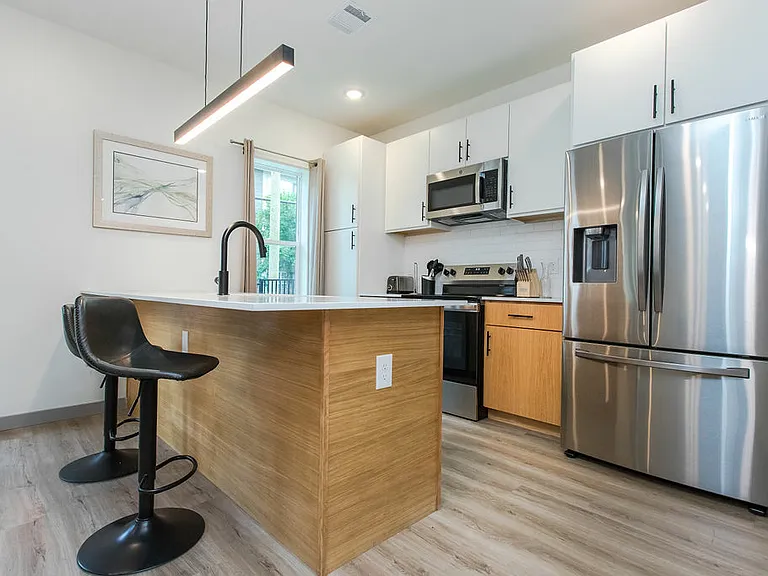 4001 Roseland Ave — Photo 54