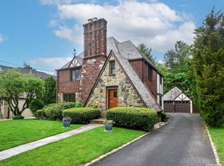 72 Gaynor Ave, Manhasset, NY 11030