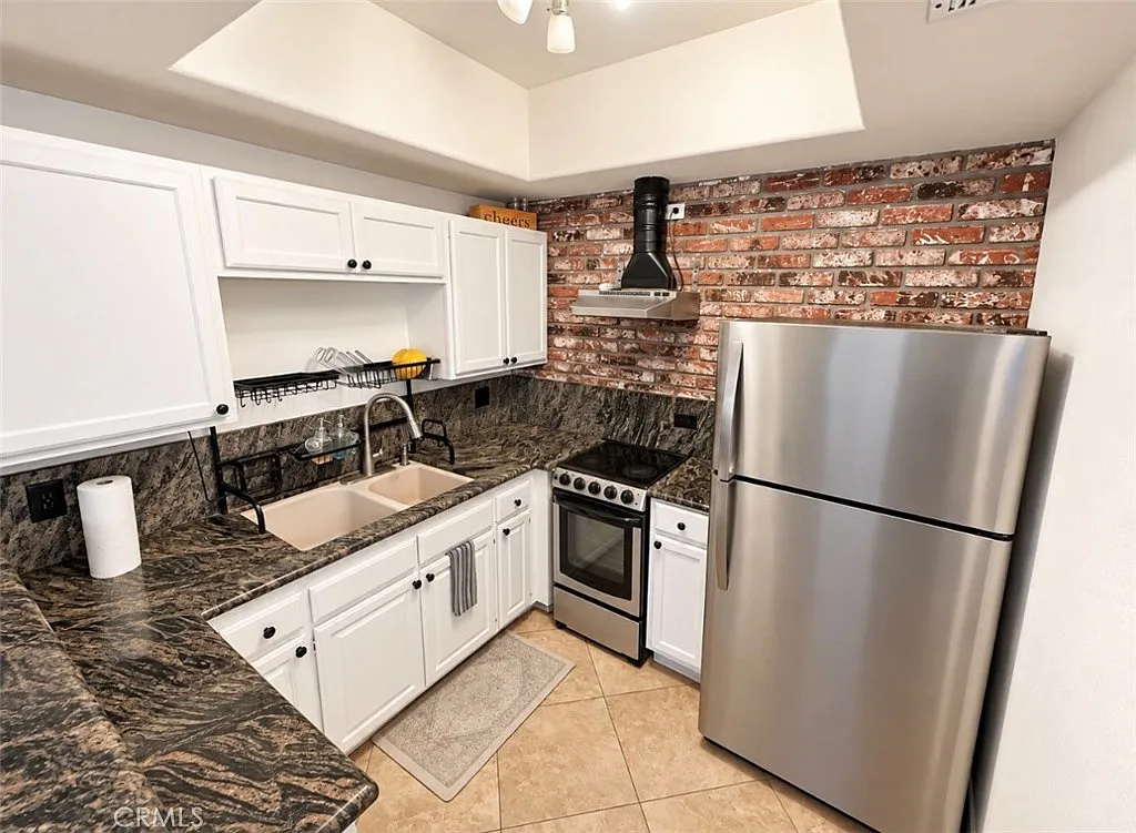 3 bed, 1450 sqft, $2,550 — Photo 4