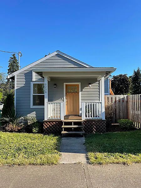 2nd image of 6239 SE Harney St