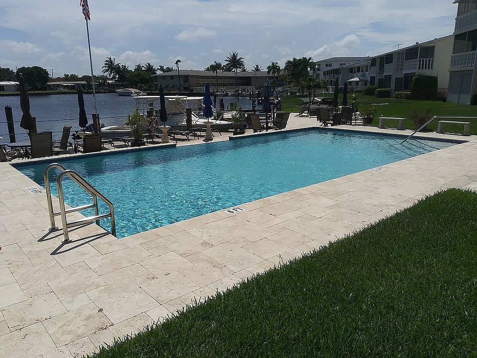 1st image of 700 Pine Dr APT 109