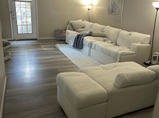 112 Gateway Dr, Newark, DE 19711