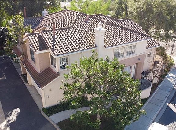 3rd image of 302 Avenida De Royale