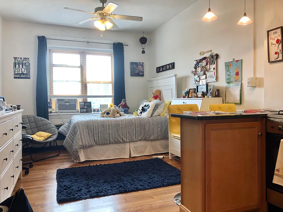 8 Garrison St #704