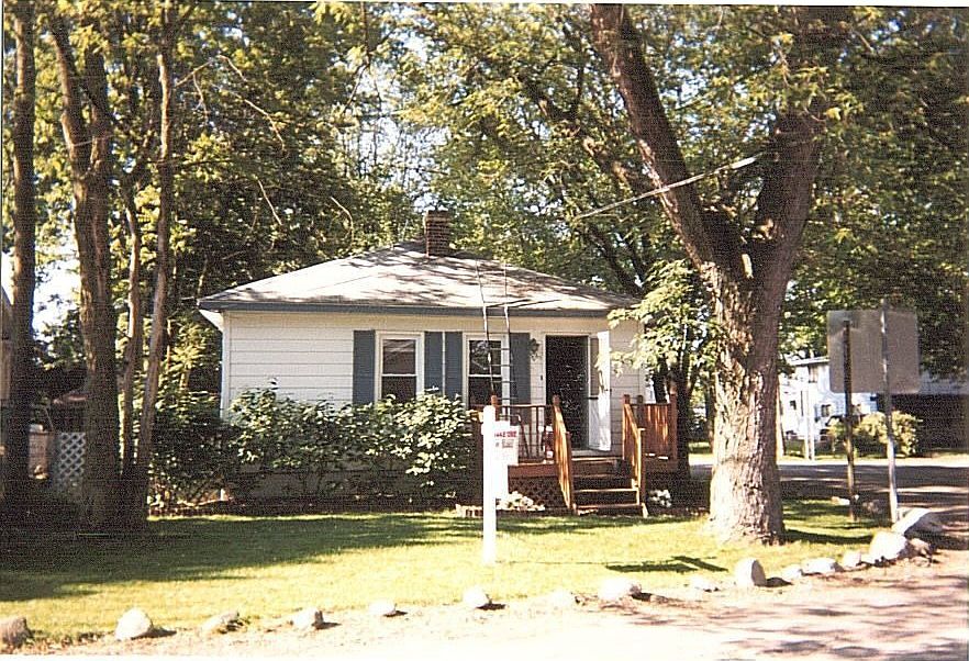 No neighbors on 3-sides