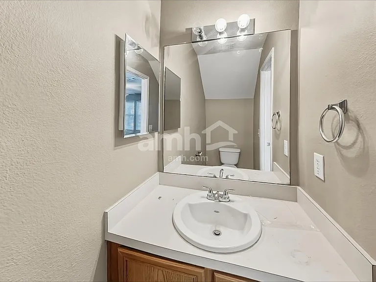 3443 Becker Glen St — Photo 7