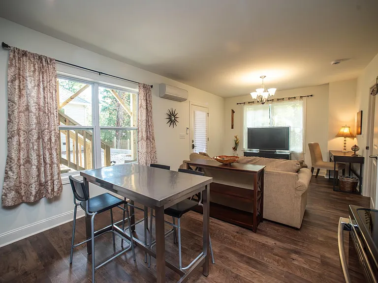 28B Madeline Ave — Photo 11