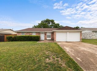 619 Circleview Dr, Mansfield, TX 76063