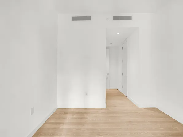 138 East 50th Street image 49 of 69