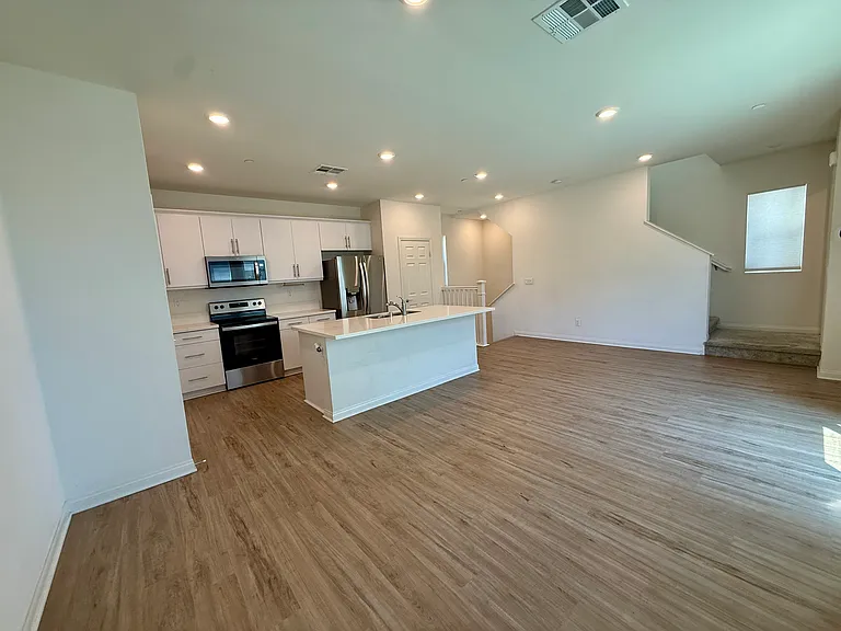 365 Fitzpatrick Rd #101 — Photo 2