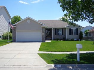 2811 Oshea Dr, Lincoln, NE 68516