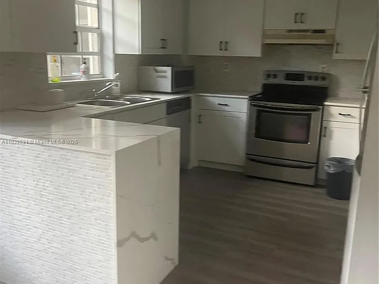 12390 SW 51st Pl — Photo 3