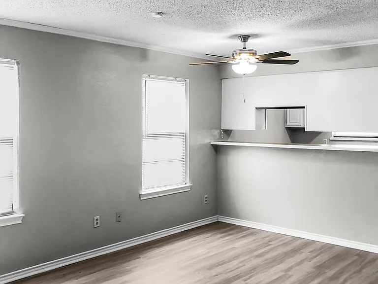 1112 Valley View St — Photo 31