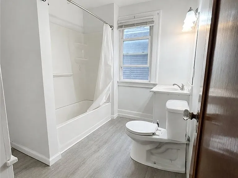 1176 Monroe Ave — Photo 20