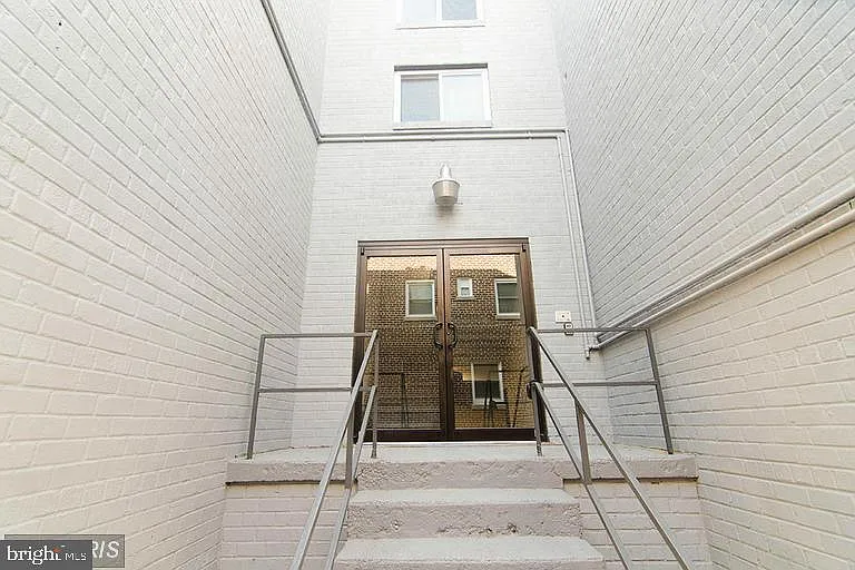 1679 W St SE #301
